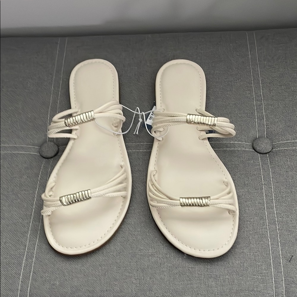 Universal Threads Elegant Cream Sandals